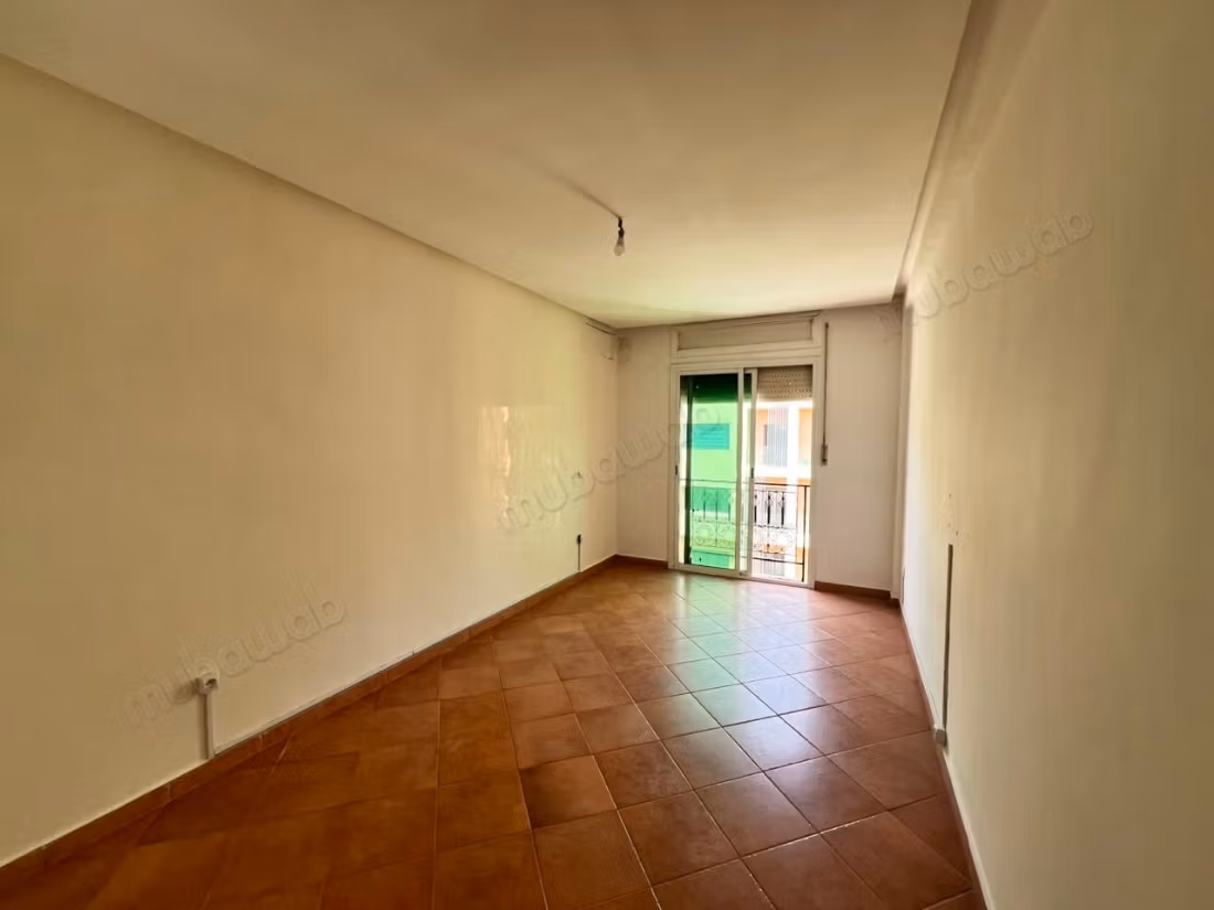 Empty apartment for rent with Pool Guéliz
