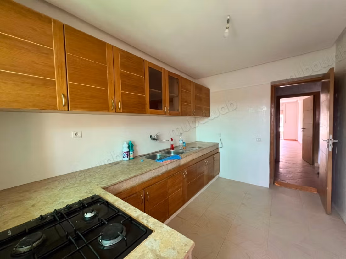 Empty apartment for rent with Pool Guéliz