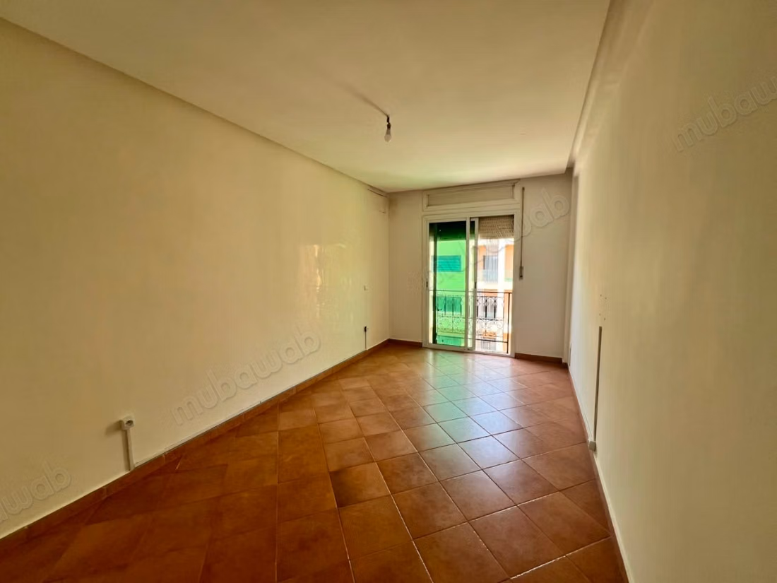 Jolie Appartement vide à louer avec Piscine