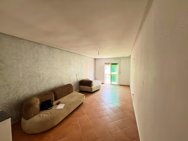 Empty apartment for rent with Pool Guéliz