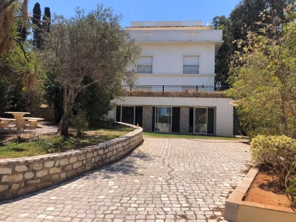 In affitto villa padronale con piscina a Mutuelle città