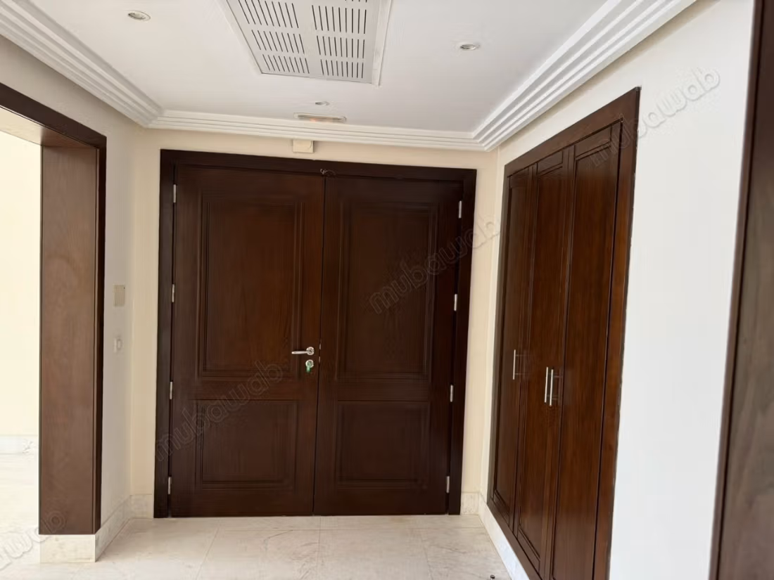 S3 apartment on the shores of Lake 1 with lake view