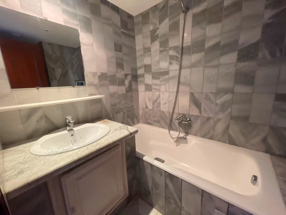 For rent apartment S3 empty Marsa Beach