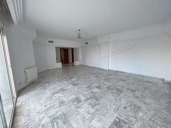 À Louer appartement S3 vide Marsa Plage