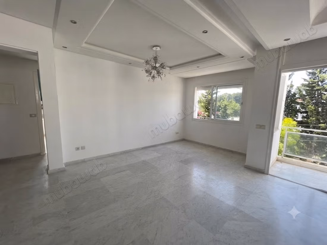 For rent: empty villa floor in S4 Marsa Cube