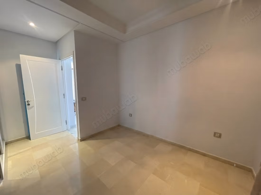 For rent: empty villa floor in S4 Marsa Cube