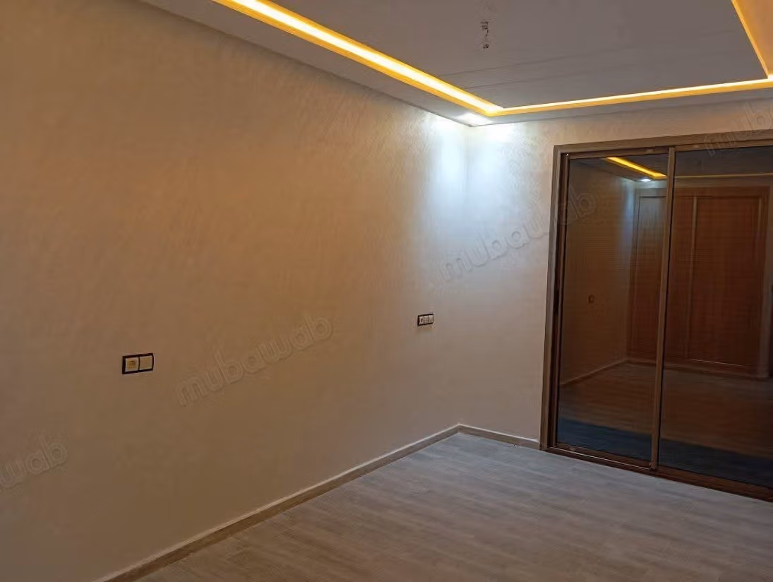 Apartment for sale in Hamria. 8 comfortable rooms. Security door, safety