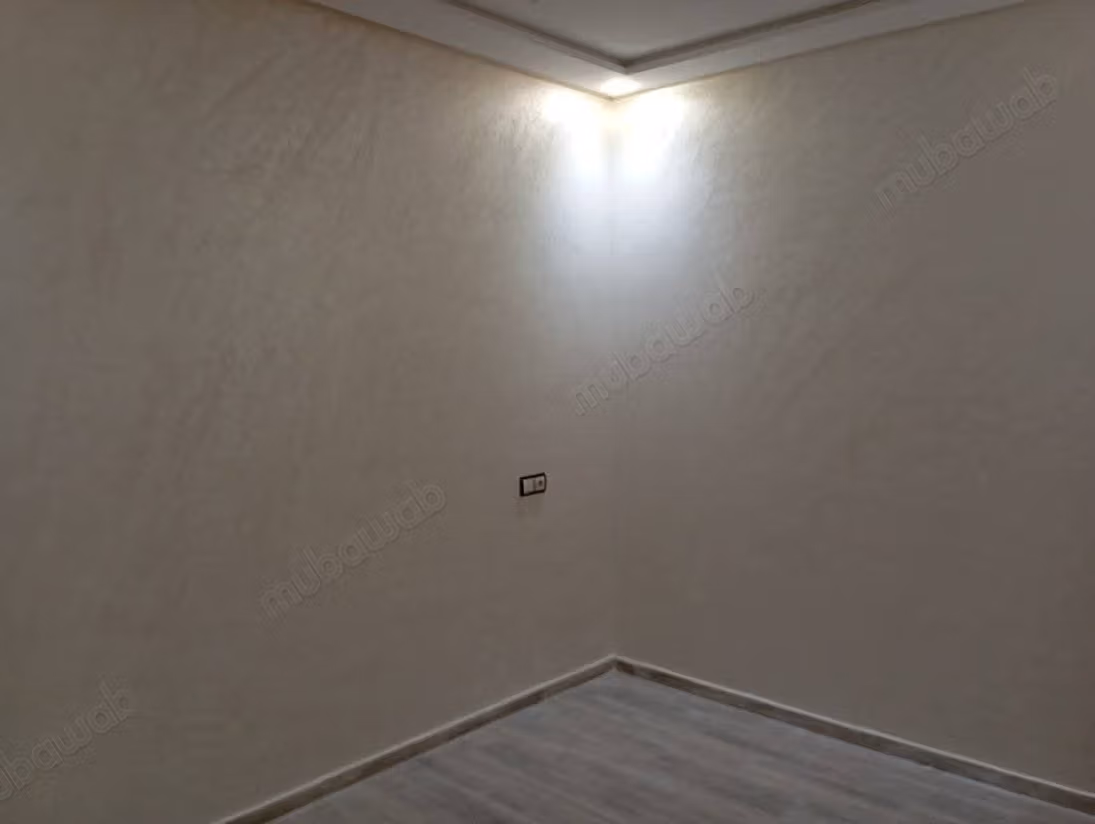 Apartment for sale in Hamria. 8 comfortable rooms. Security door, safety