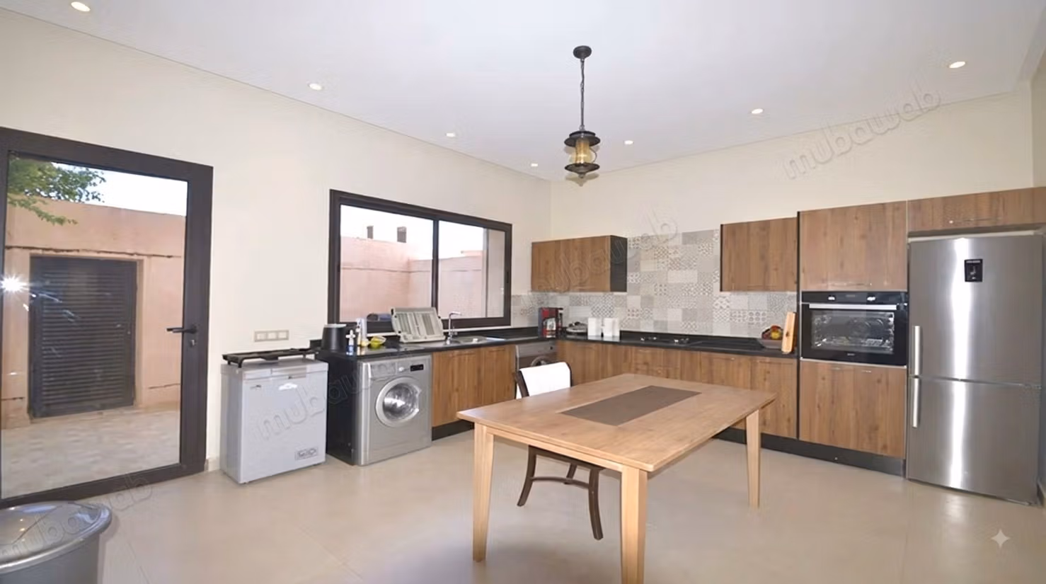 Villa moderne à louer sur la Rte de Casa