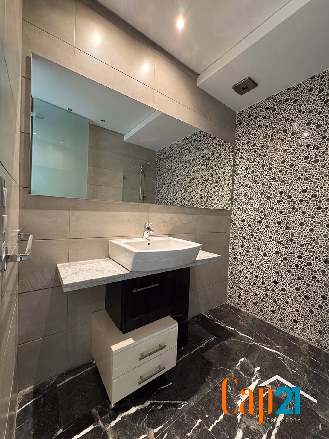 Furnished apartment with garden and pool for rent