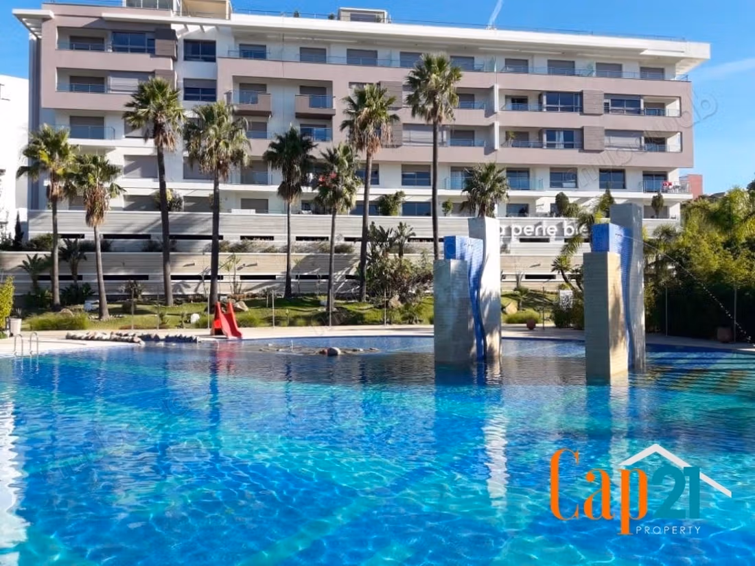 Furnished apartment with garden and pool for rent