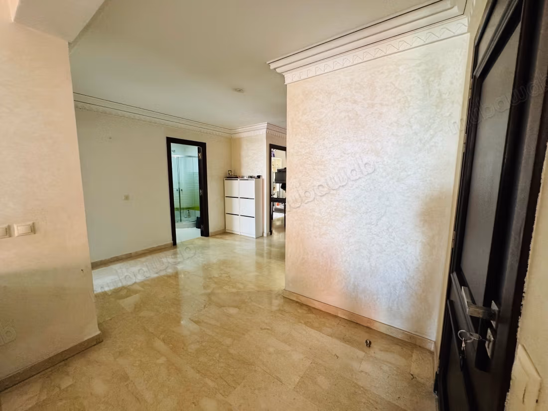 Empty apartment 131 m² for rent - Driss 1st
