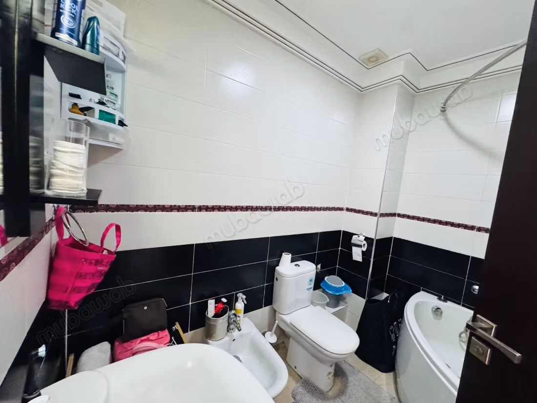 Empty apartment 131 m² for rent - Driss 1st