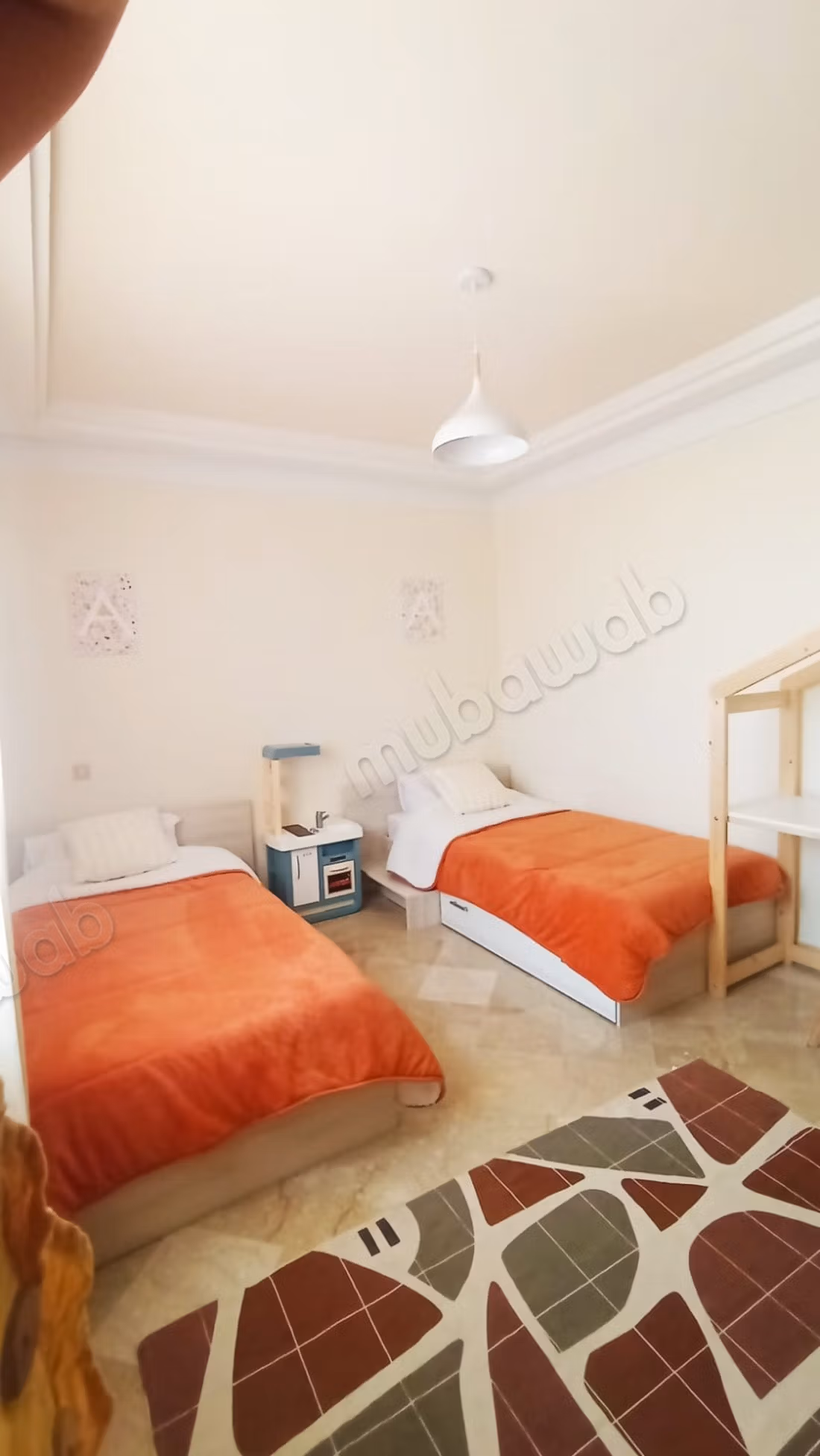 Bell'appartamento arredato in una residenza chiusa con piscina