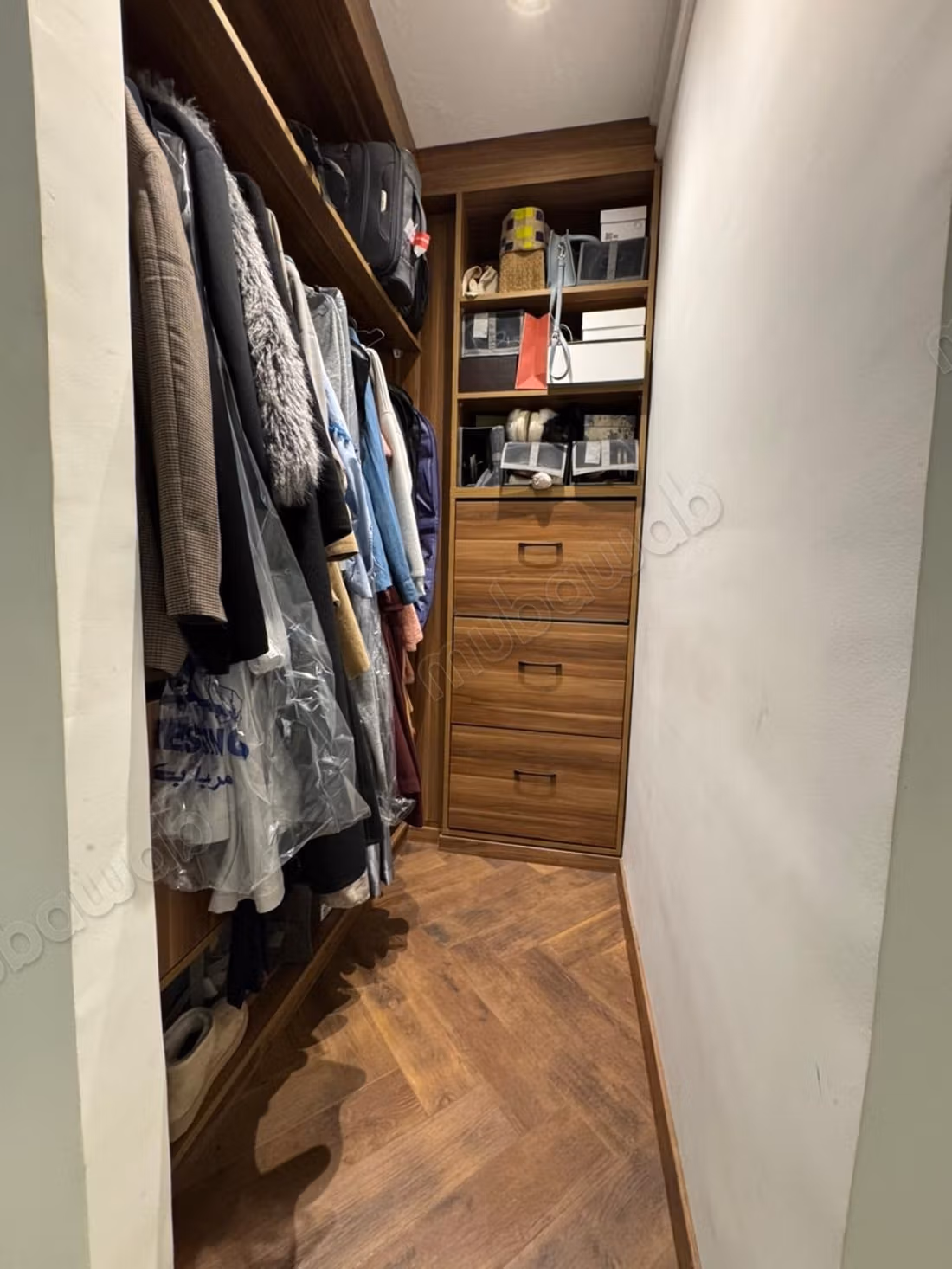 Flat for rent in Racine. 
2 large rooms