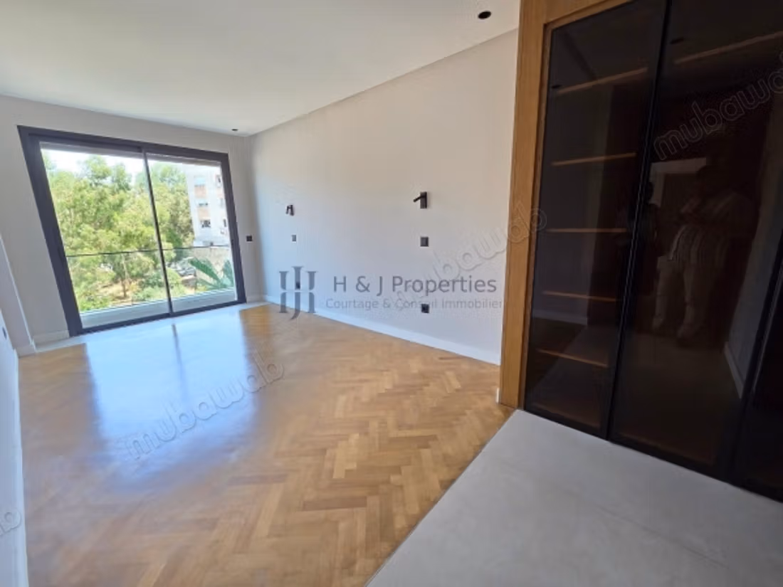 Apppartement vide de 135m² – 3 chambres