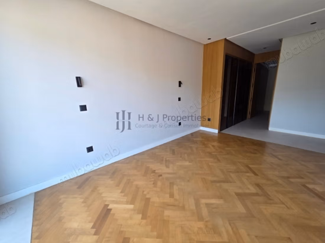 Apppartement vide de 135m² – 3 chambres