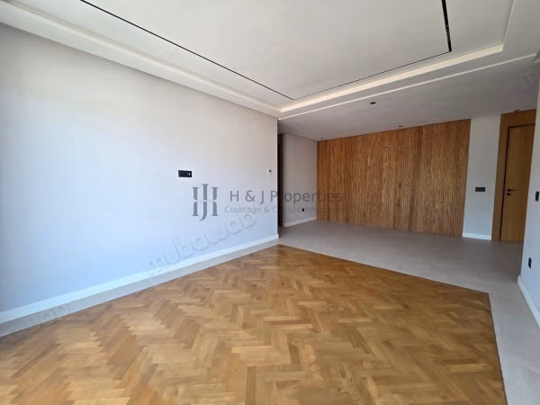 Empty apartment of 135m² – 3 bedrooms