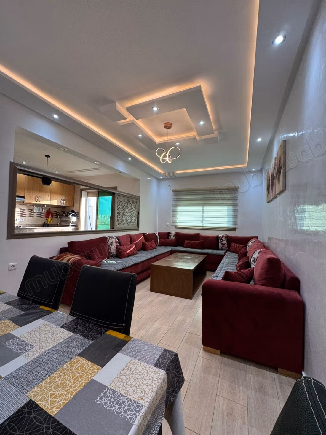 Appartement fabuleux à vendre. 1 salon. Résidence avec concierge, climatisation générale