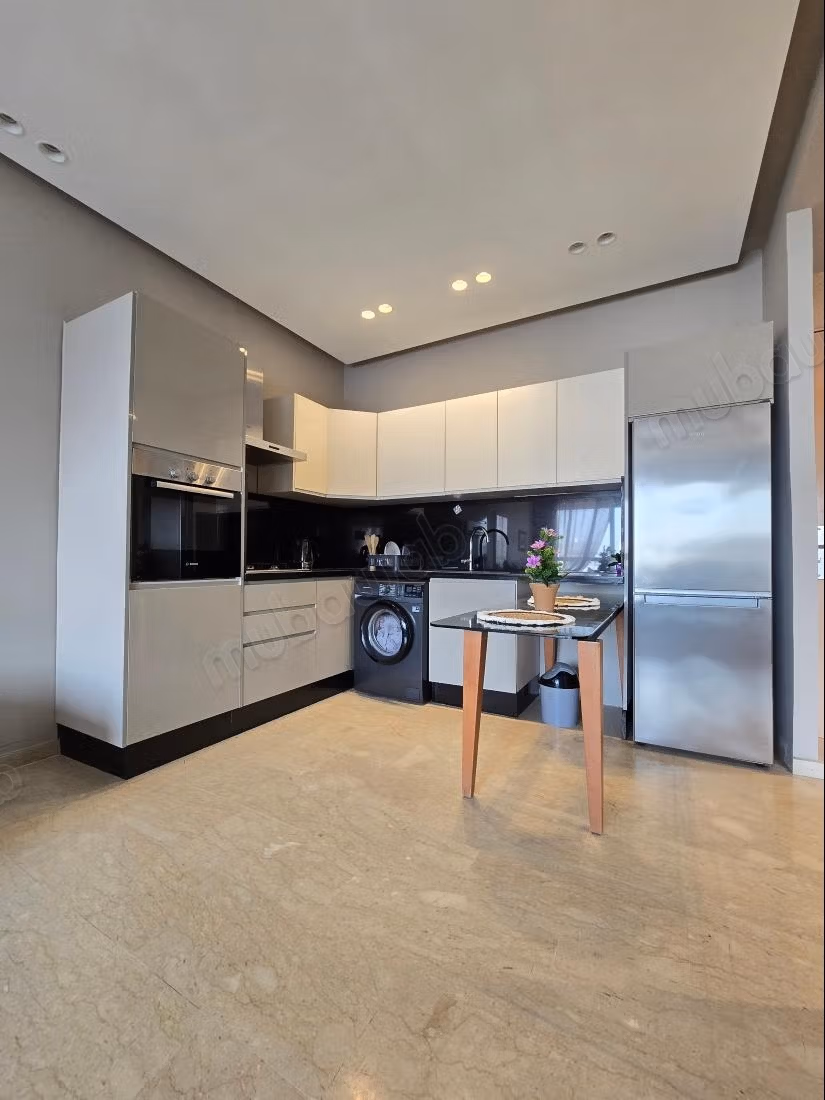 Magnifique grand studio a louer quartier palmier