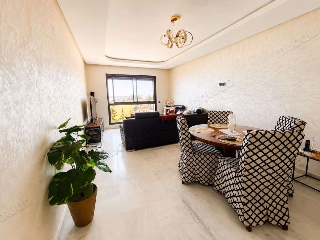 Appartamento Moderno e Luminoso con Vista Mare