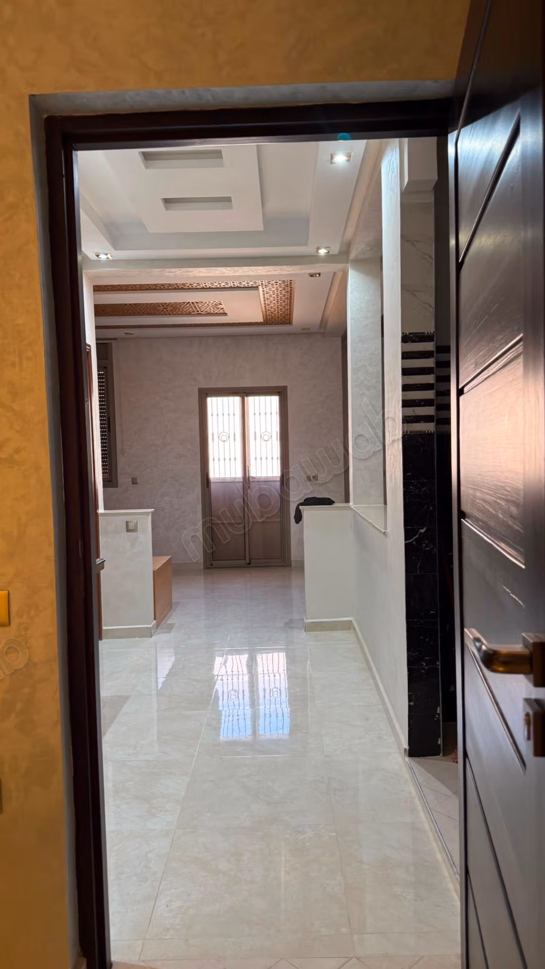 Very beautiful house for sale in Ouahat Sidi Ibrahim. Area of 80 m². Traditional living room and satellite dish system