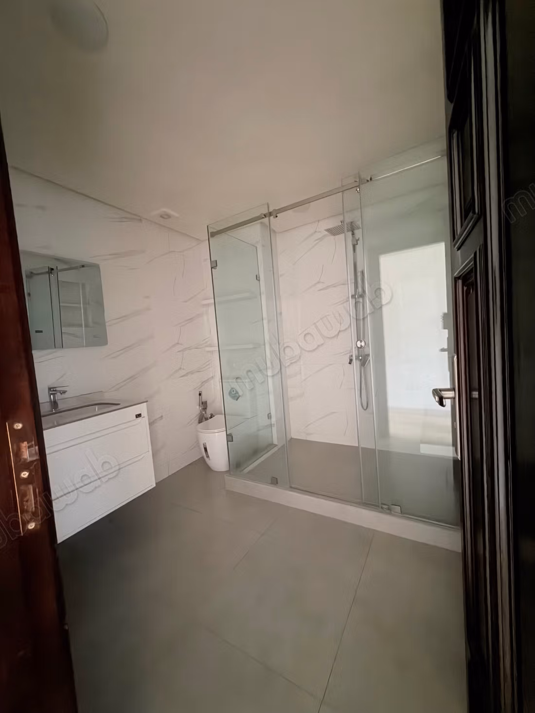 Apartment for rent in Belvédère. Total area 130 m². Terrace and elevator