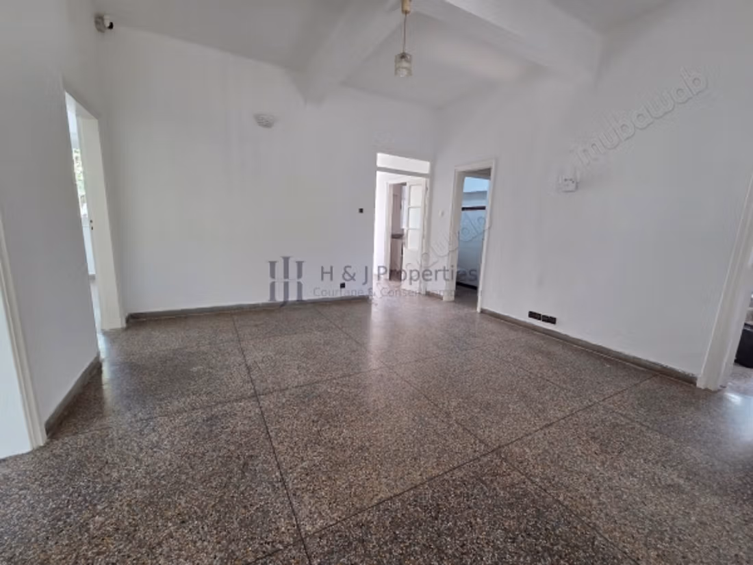 Rare petite villa de 400m² pour 180m² habitables