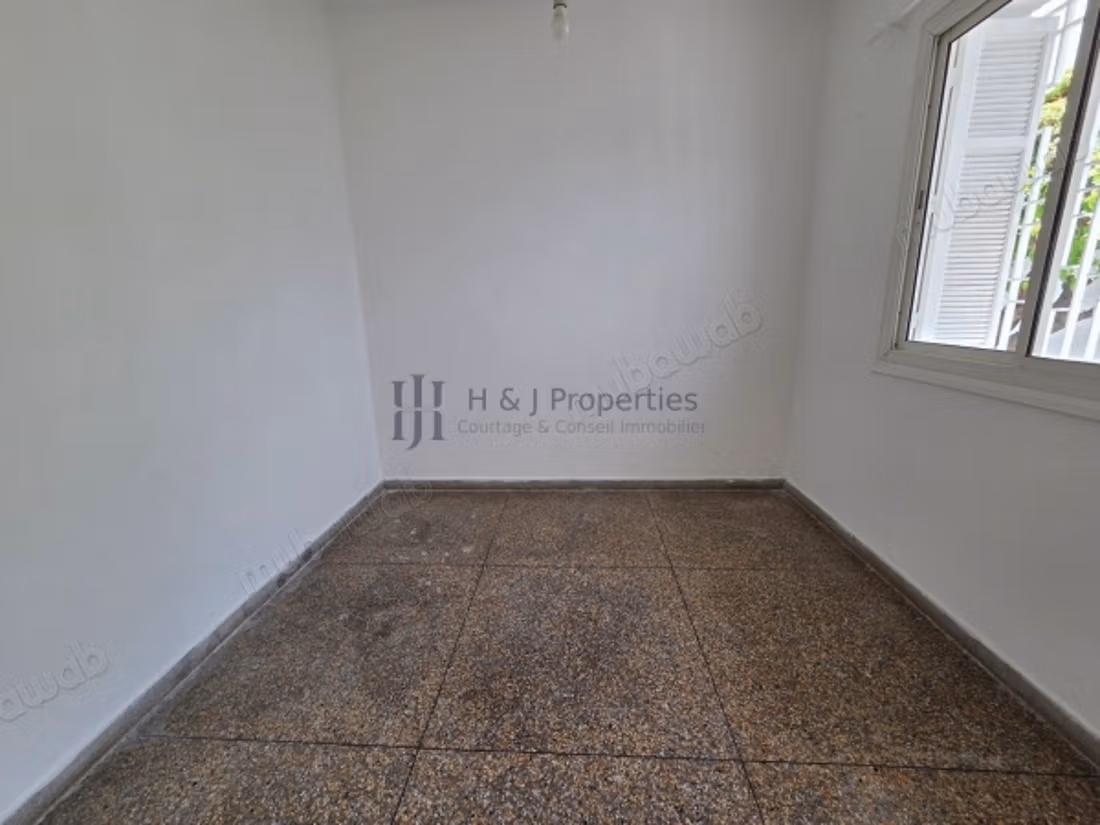 Rare petite villa de 400m² pour 180m² habitables