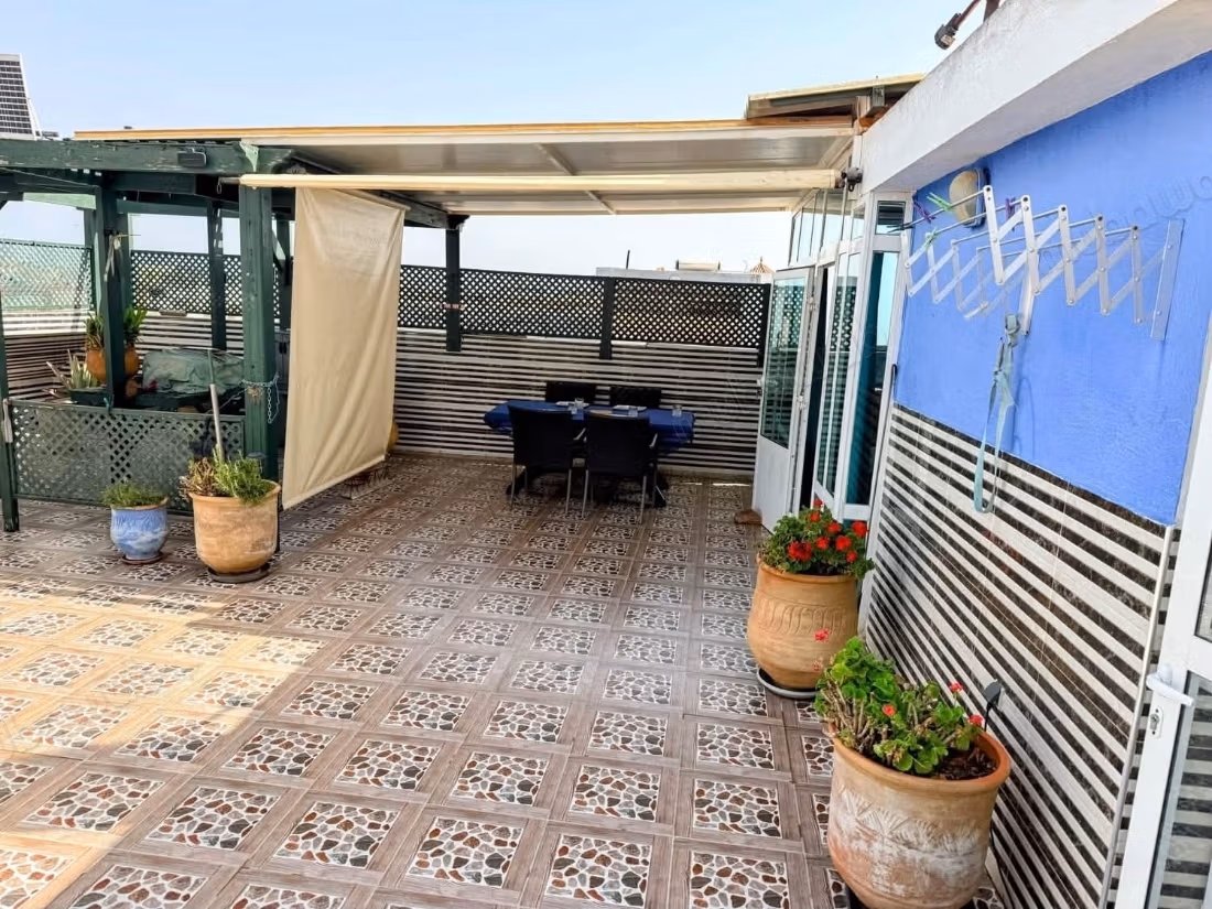 Bella casa in vendita a Al-Filin. 4 stanze. Arredato