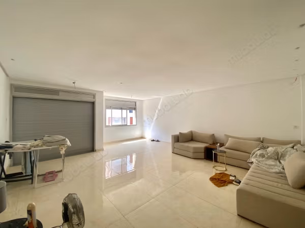 Vente d'un bel appartement à Agdal. 
Superficie 113 m². 
Terrasse et ascenseur