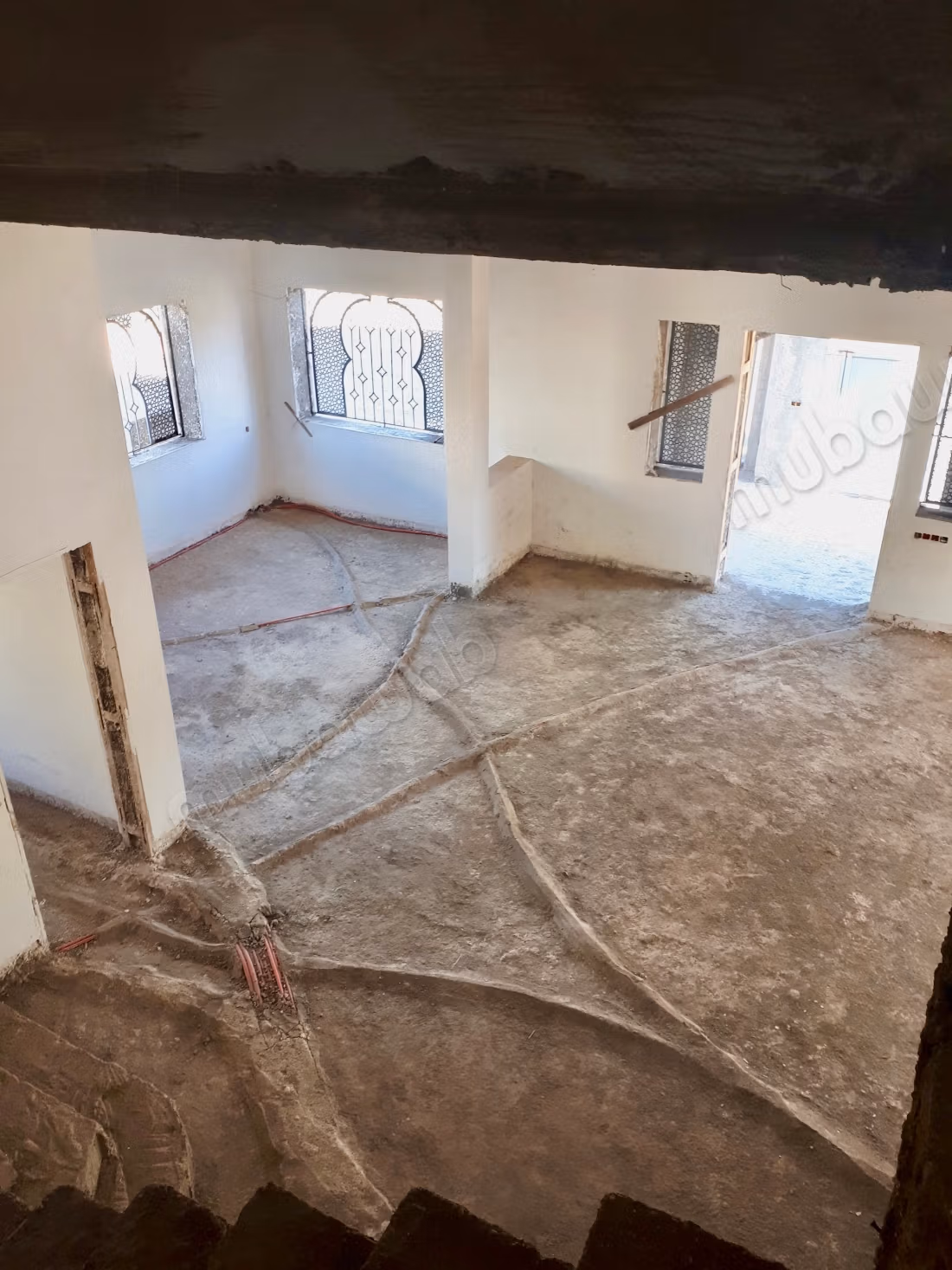 Prachtige semi-afgewerkte villa van 425 m² te koop aan de Casablancaweg in Marrakech