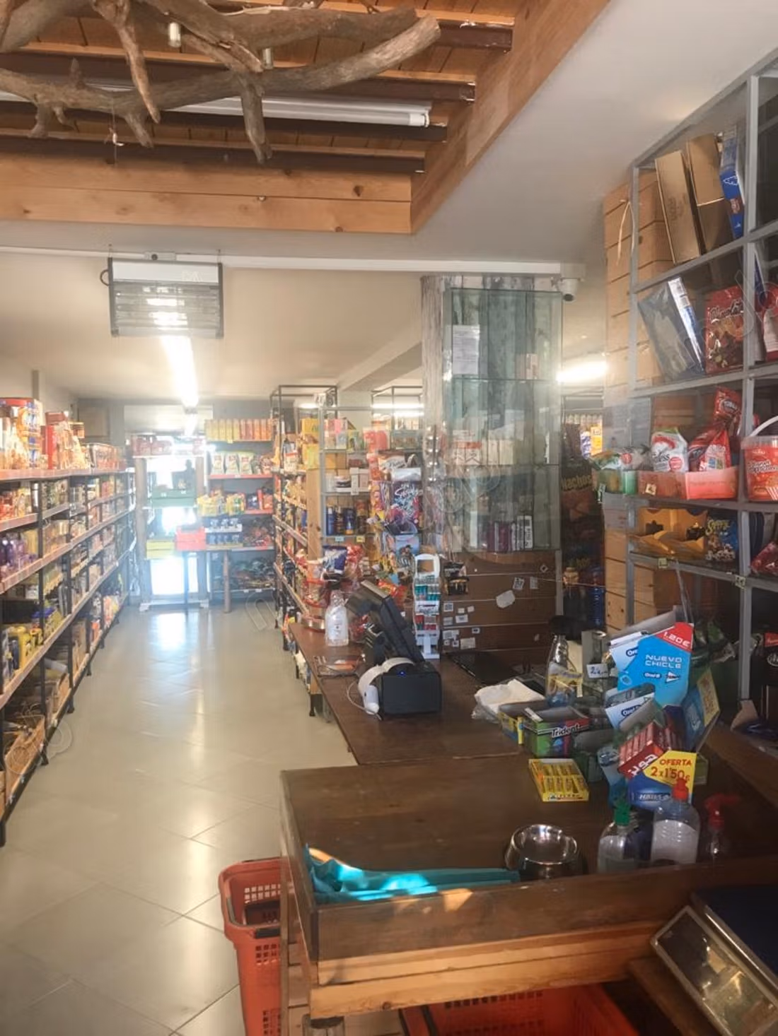 Local commercial en vente route côtière de Bouznika.
Superficie 183 m².
Café supérette