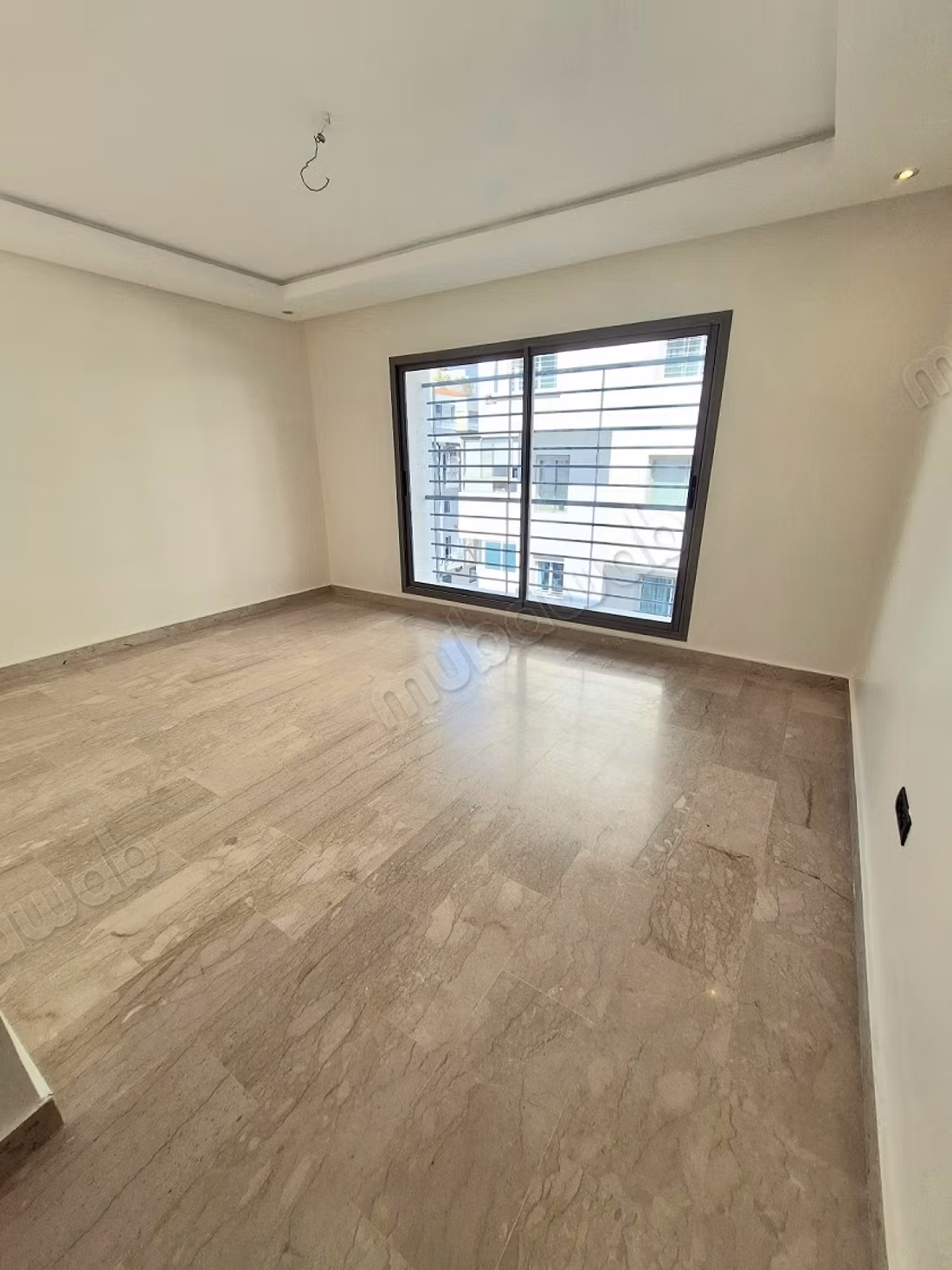 Appartamento con 3 Camere e salotto in affitto a Princesses