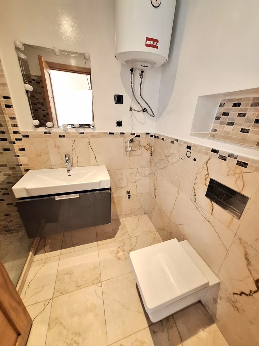 Appartamento con 3 Camere e salotto in affitto a Princesses