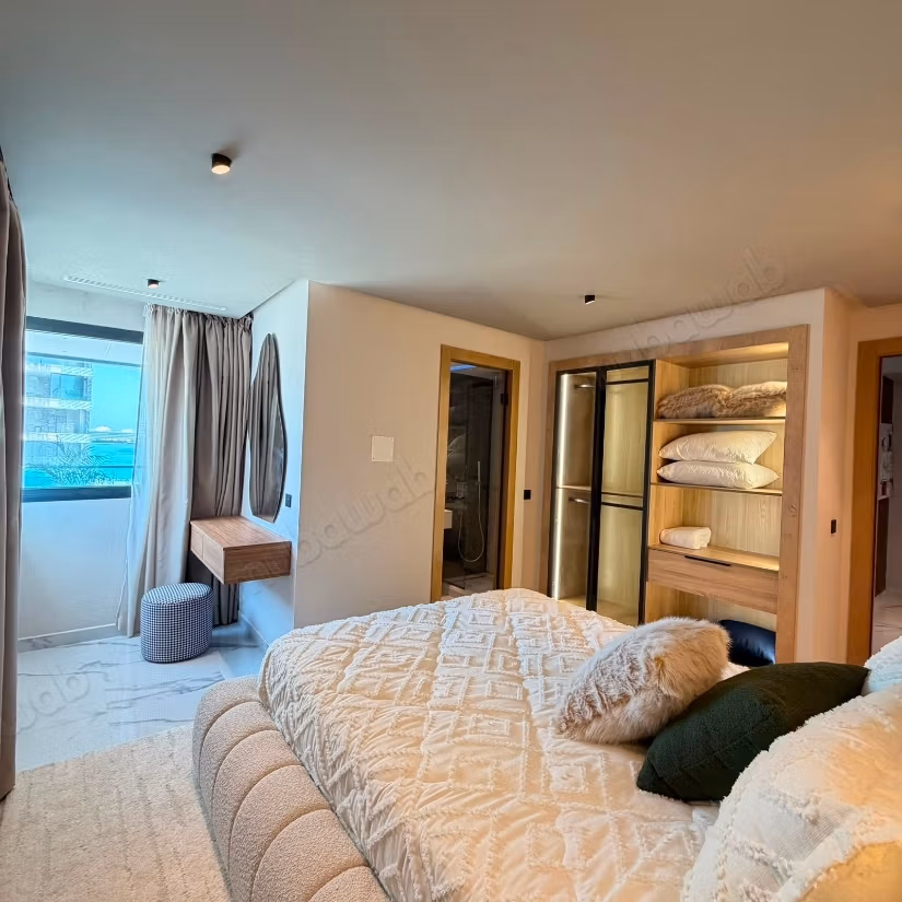 Exceptional apartment with panoramic sea view