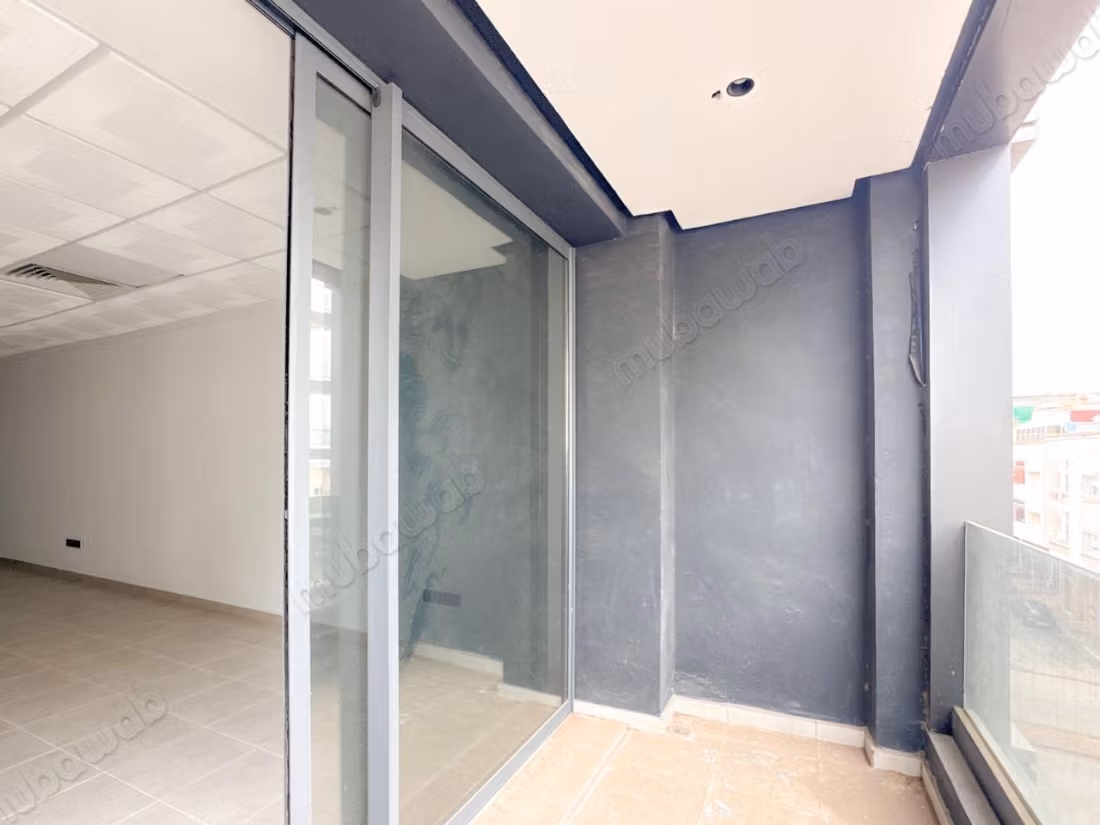 Ufficio nuovo in affitto a Casablanca vicino a Oulfa accanto all'ospedale Sheikh Khalifa Superficie 62 m²