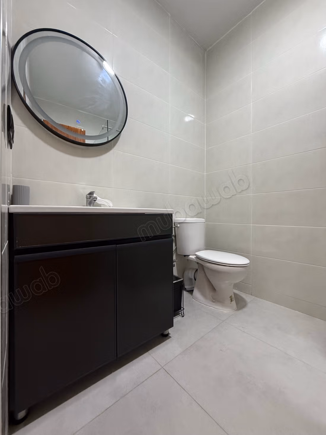 Vakantieappartement te huur in het centrum. 4 comfortabele kamers. Traditionele woonkamer, algemene satellietschotel