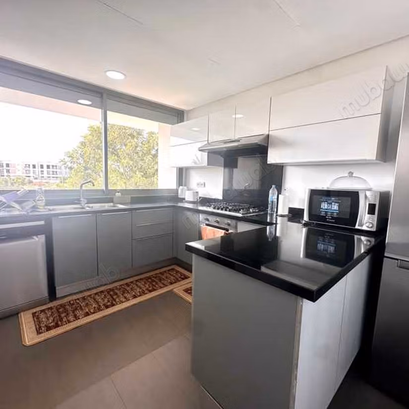 Appartamento in Affitto di 179.0 m² a Bouskoura, Città Verde