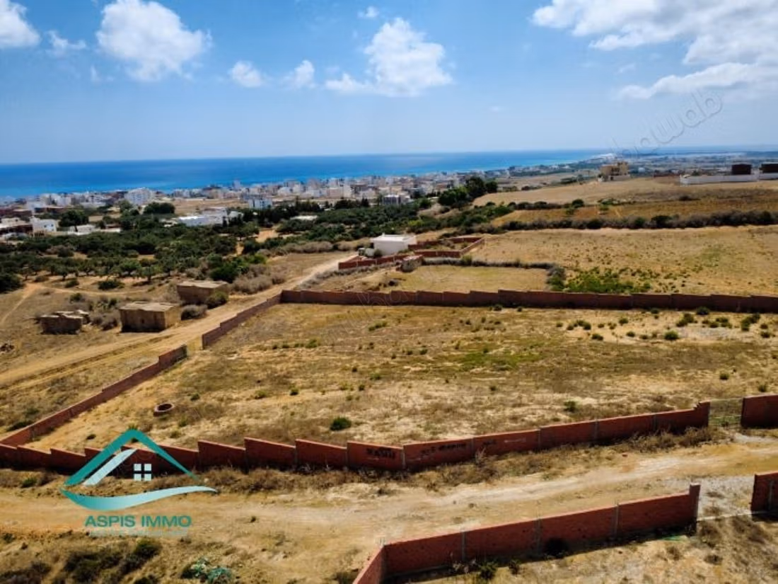 Land 2000 m² on a hill in Ezzahra