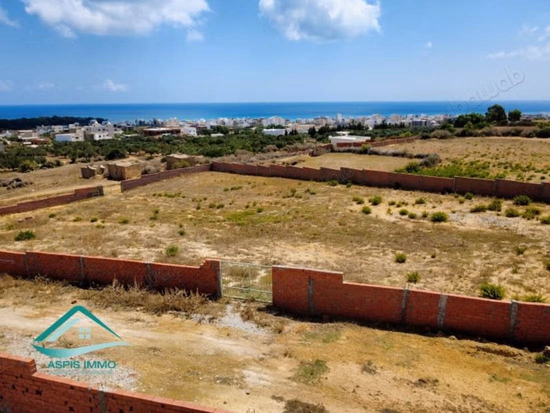 Land 2000 m² on a hill in Ezzahra
