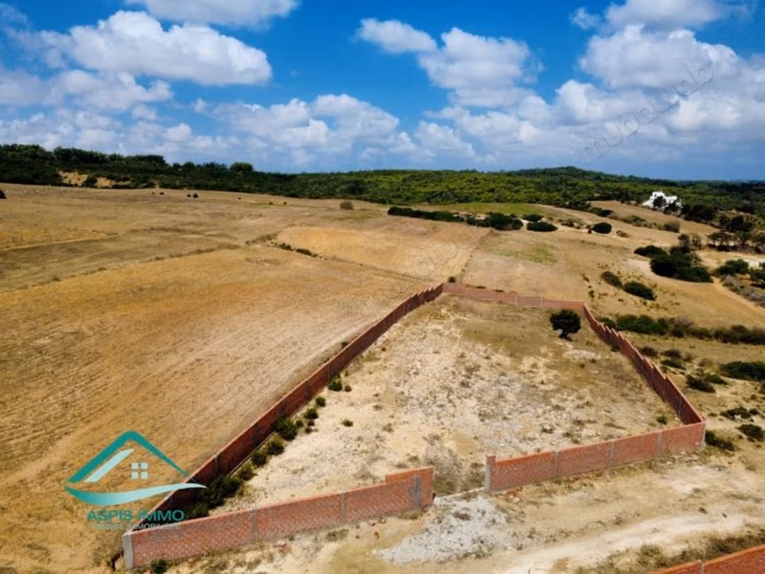 Land 2000 m² on a hill in Ezzahra