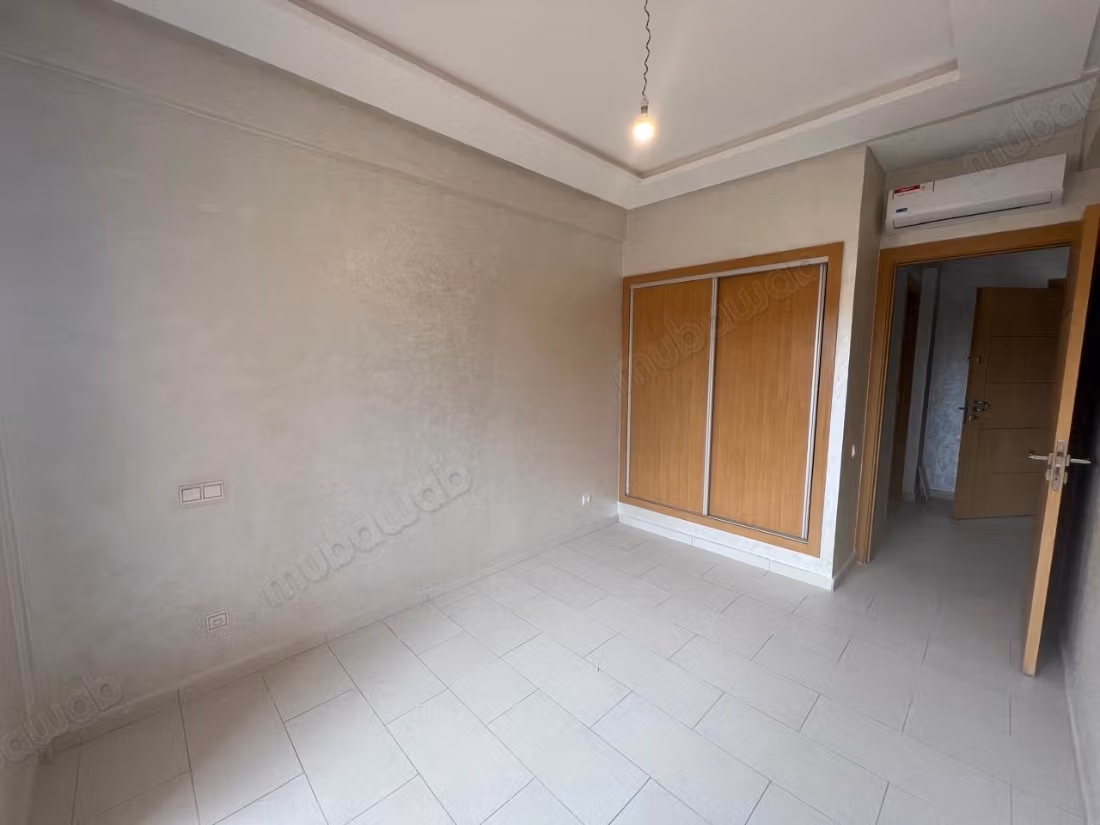 Nice 1 bedroom empty apartment in Semlalia