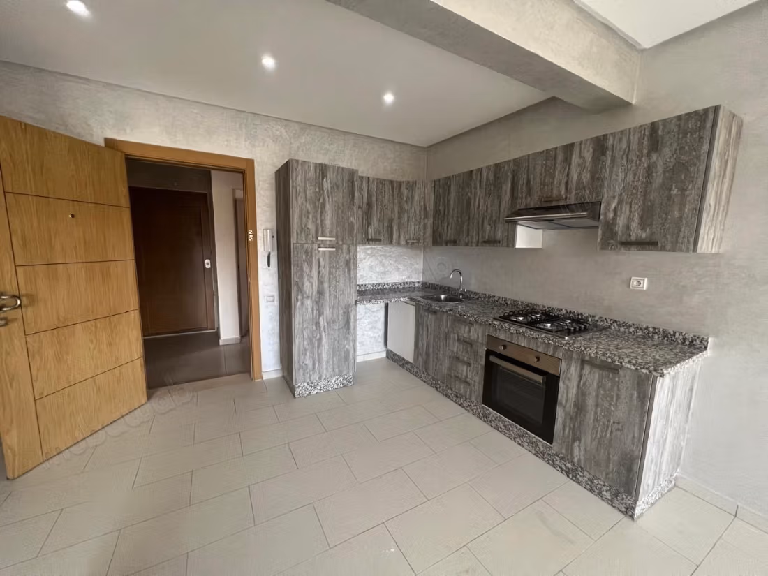 Nice 1 bedroom empty apartment in Semlalia