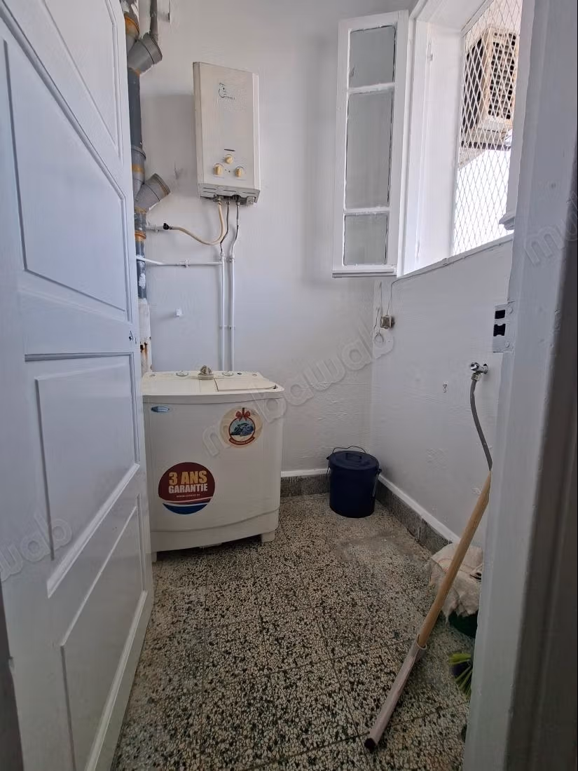 Appartement meublé à louer à EL MENZAH 1 
cité MOEZ