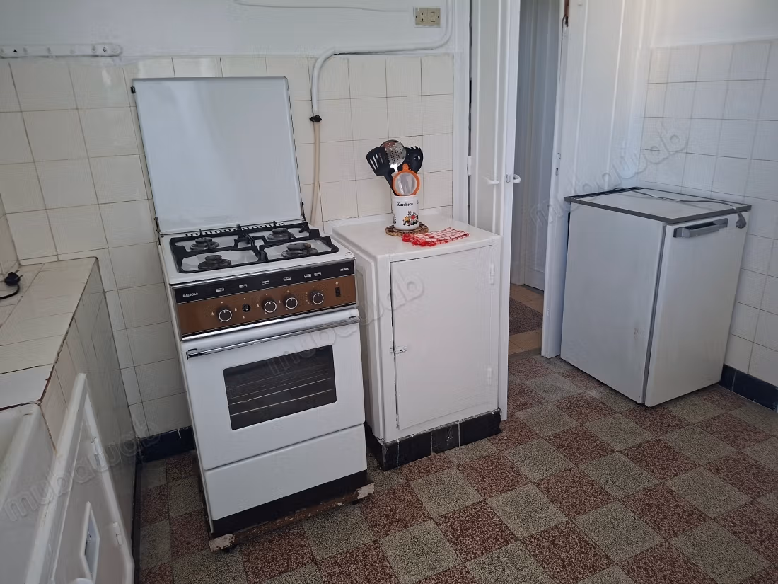 Appartement meublé à louer à EL MENZAH 1 
cité MOEZ