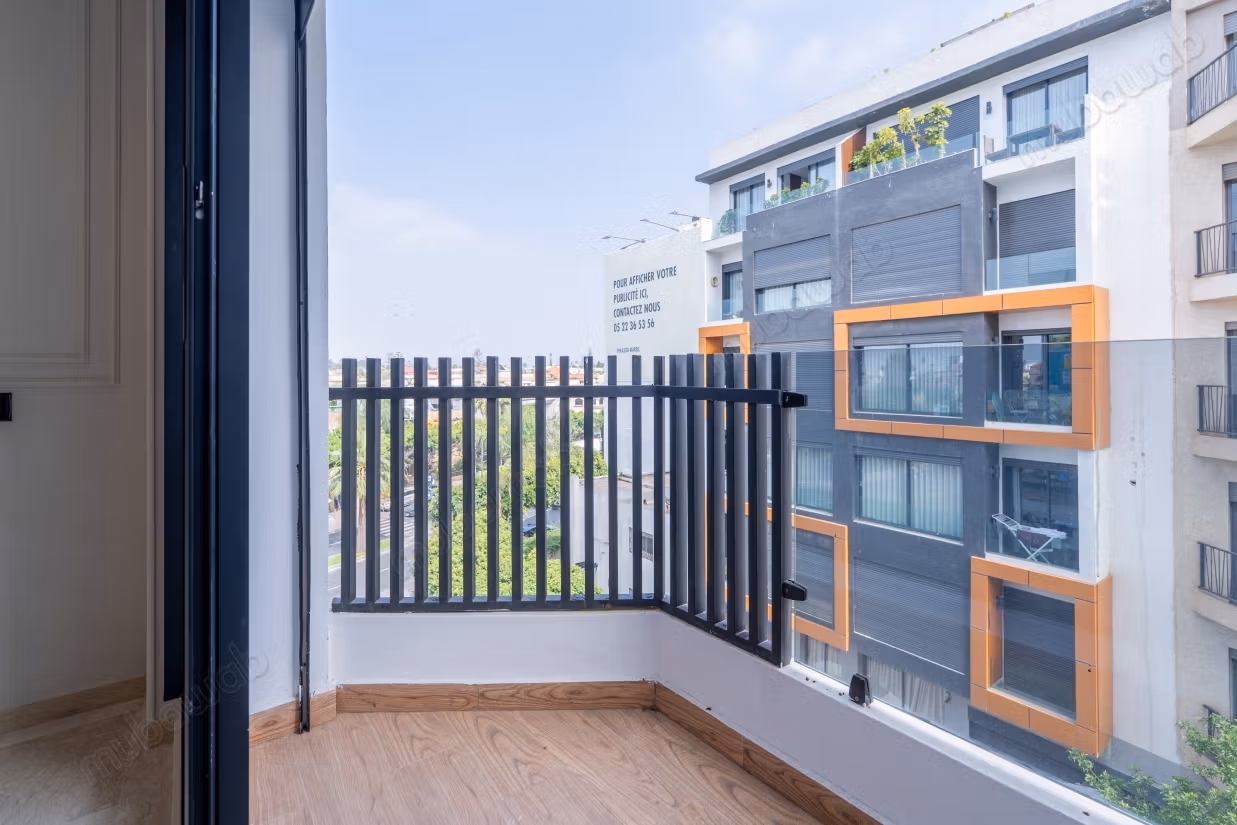 Oasis New Apartment Never Lived In High Standing