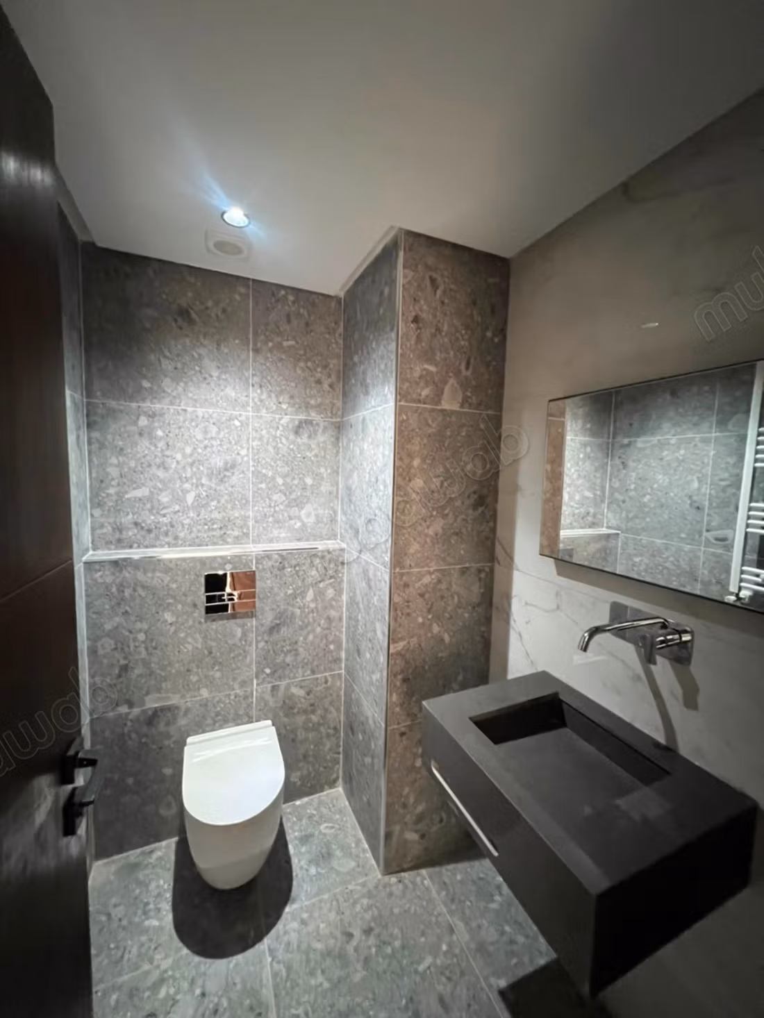 Apartment for sale in Tunis City. 2 comfortable bedrooms. Terrace and elevator