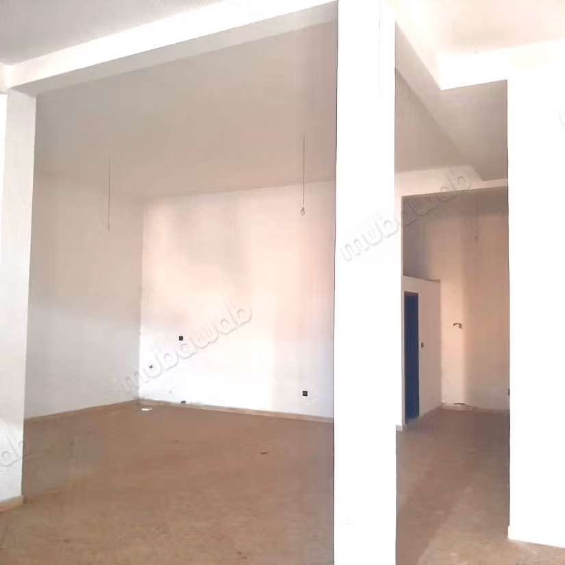 Local comercial a la venta en el centro de la ciudad. Superficie total 81 m²