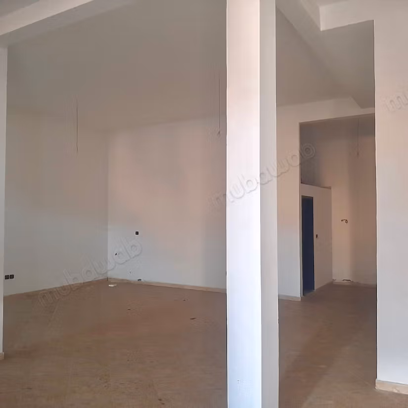 Local comercial a la venta en el centro de la ciudad. Superficie total 81 m²